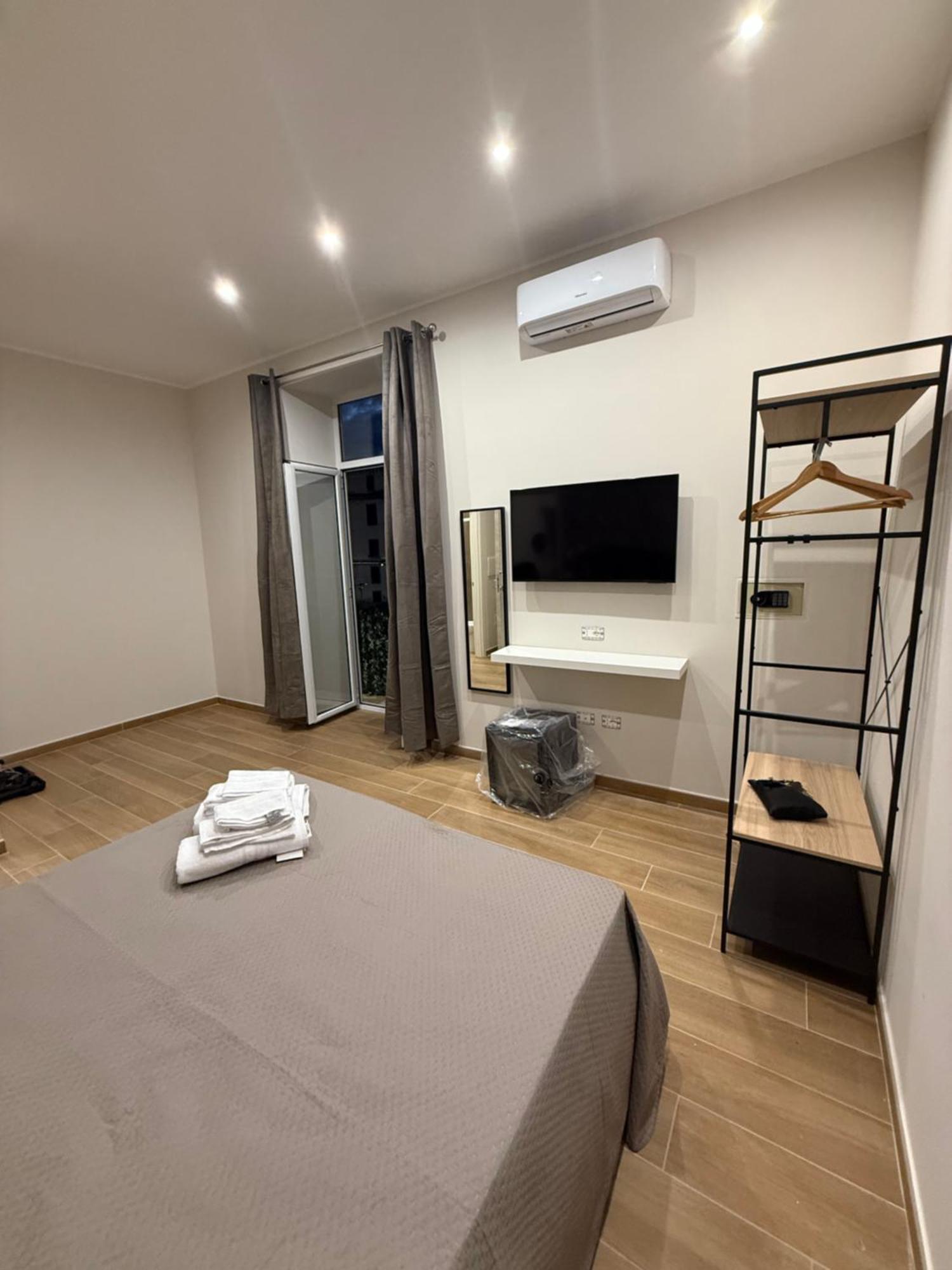 Hotel Il Regno Di Napoli Esterno foto