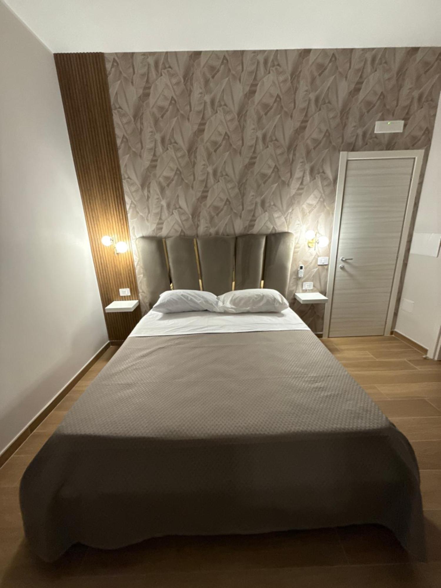Hotel Il Regno Di Napoli Esterno foto